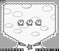 une photo d'Ã©cran de Kirby s Pinball Land sur Nintendo Game Boy